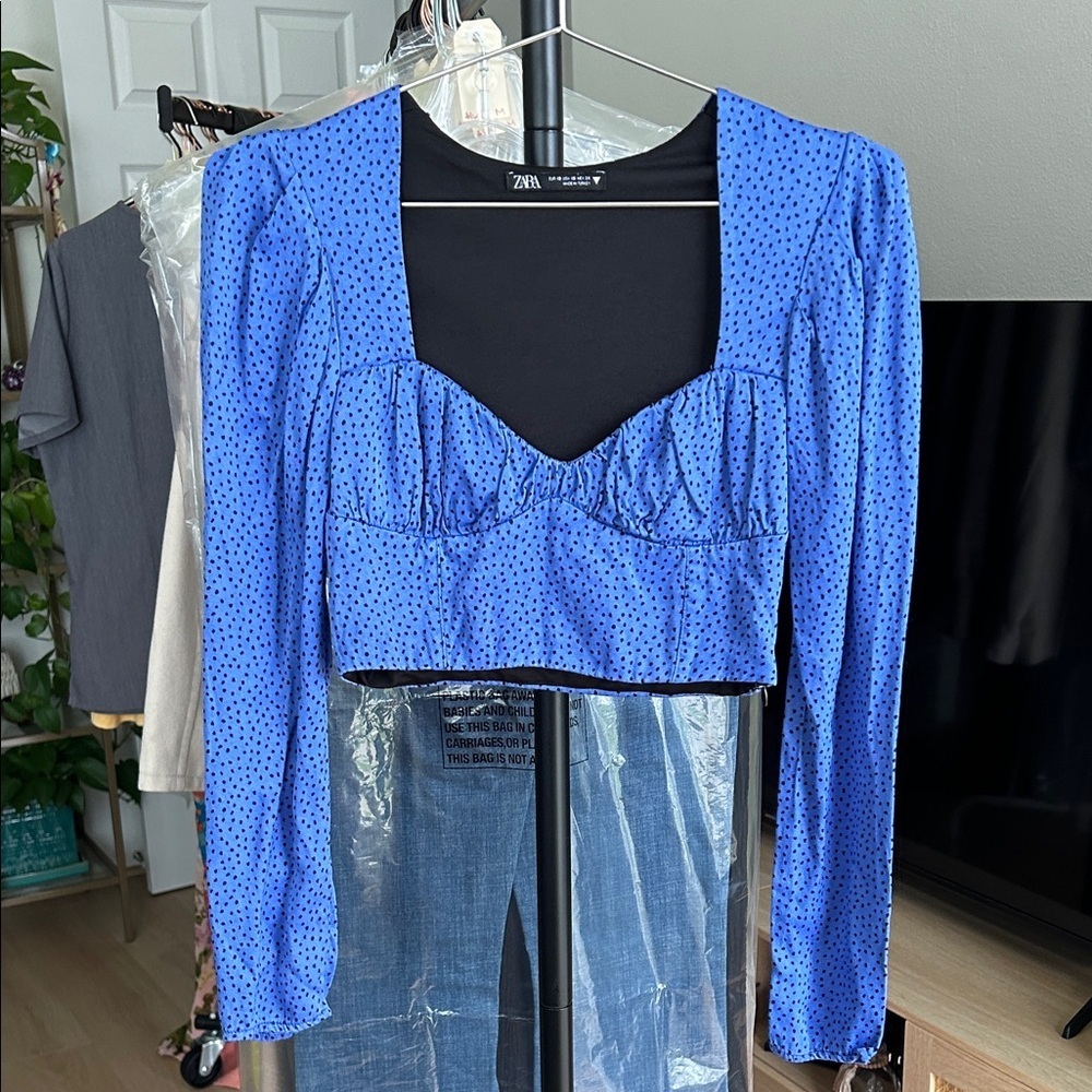 Zara Cropped Long Sleeve Blouse. Extra Small.